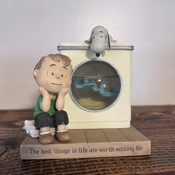 Peanuts for Hallmark Linus And Snoopy Some Things Are Worth Waiting For 2010 - Picture 2 of 11